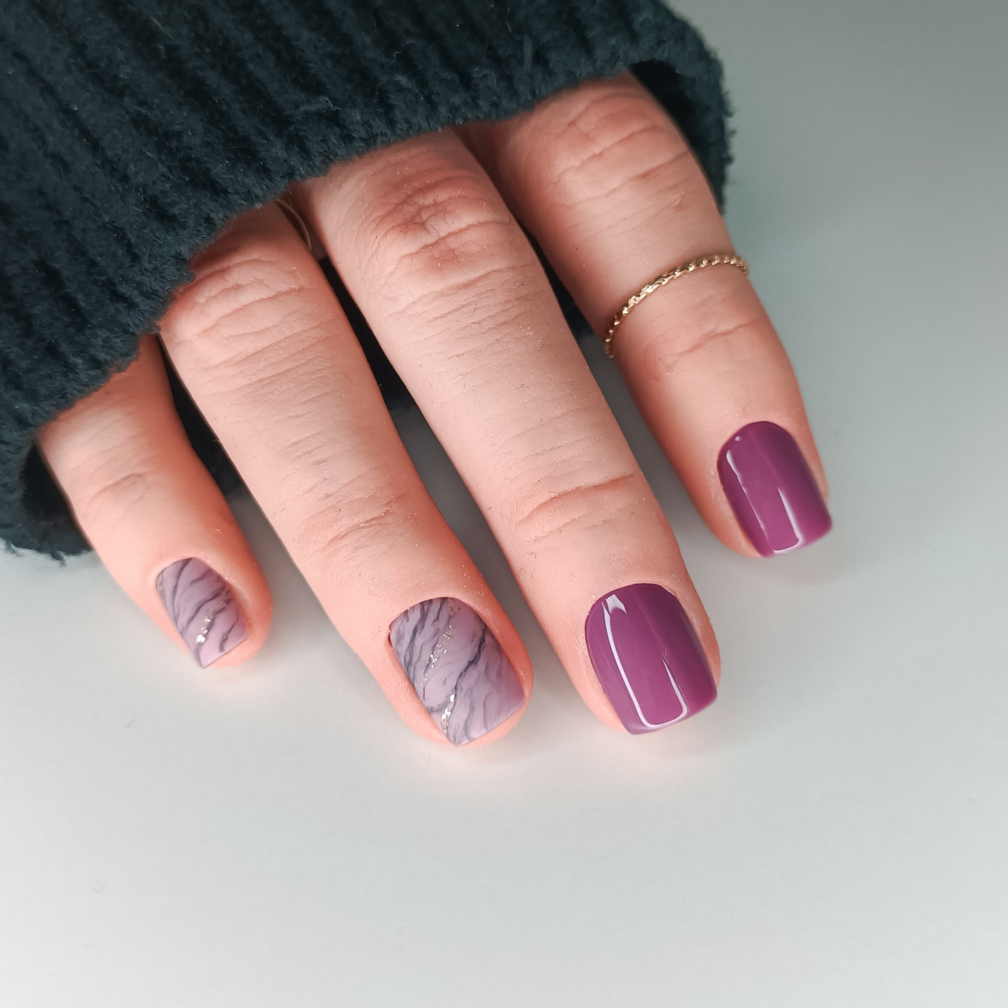 Set unghie finte press on viola con effetto marmo
