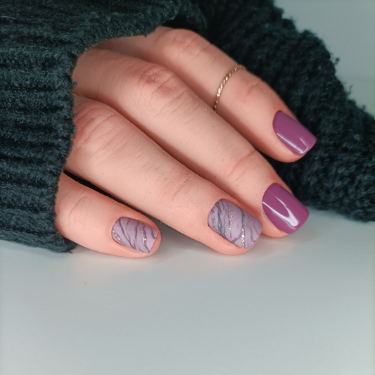 Set unghie finte press on viola con effetto marmo