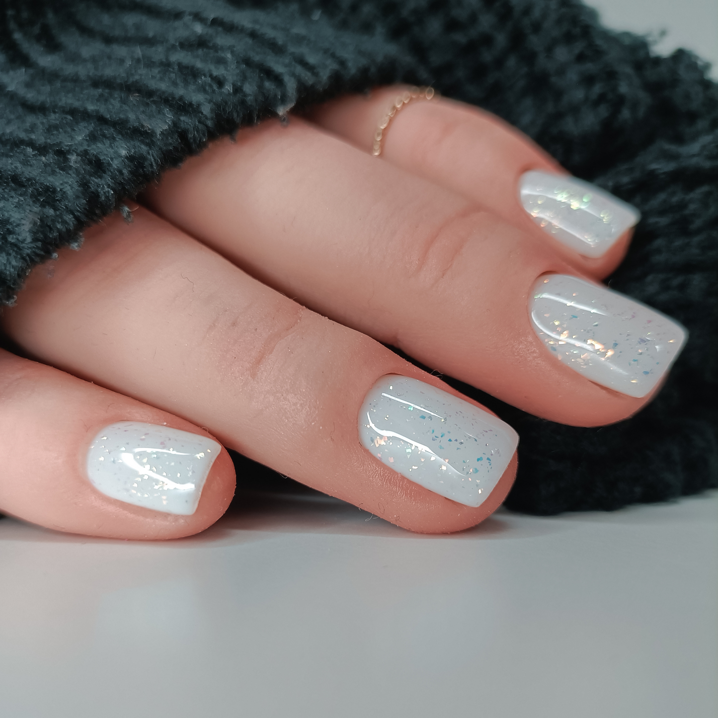 Set unghie finte press on bianco con scaglie glitter
