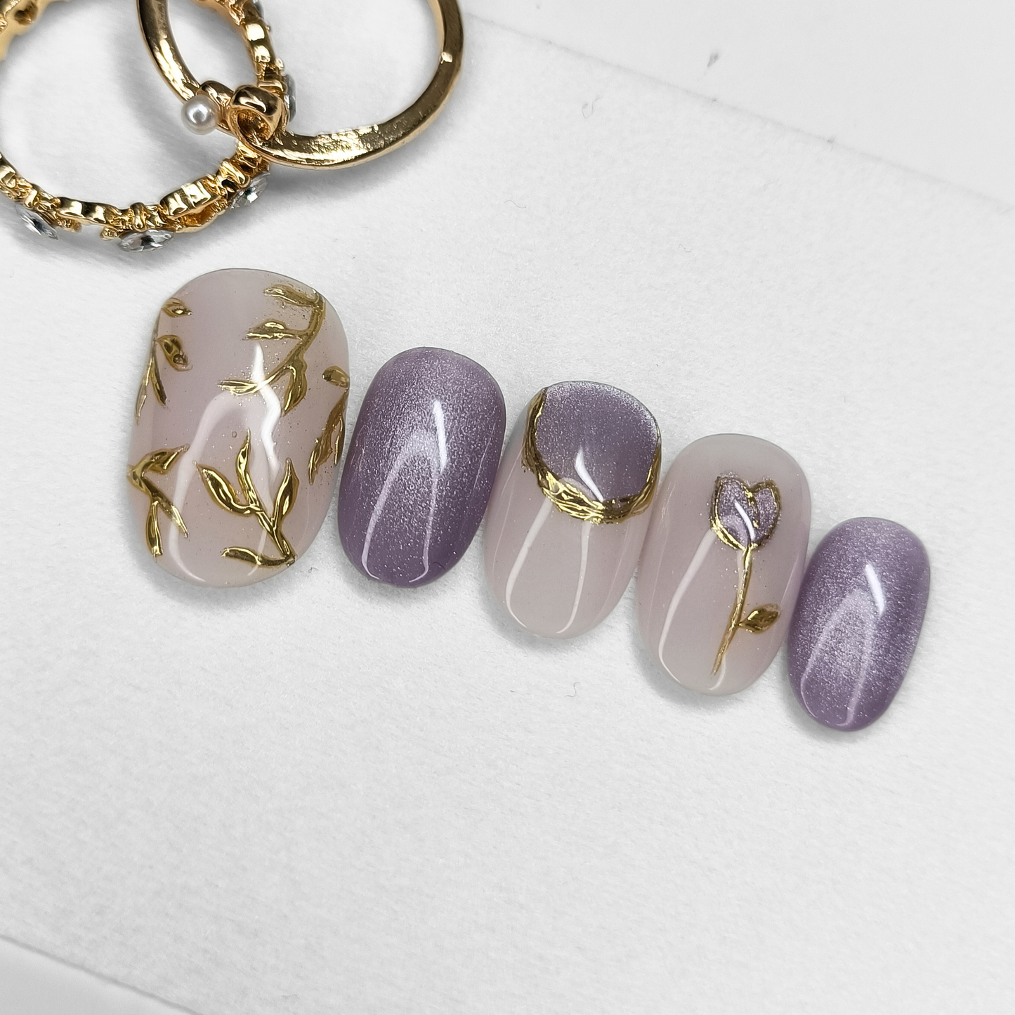 GOLDEN LAVENDER Unghie finte press on viola e oro effetto velvet cat eye