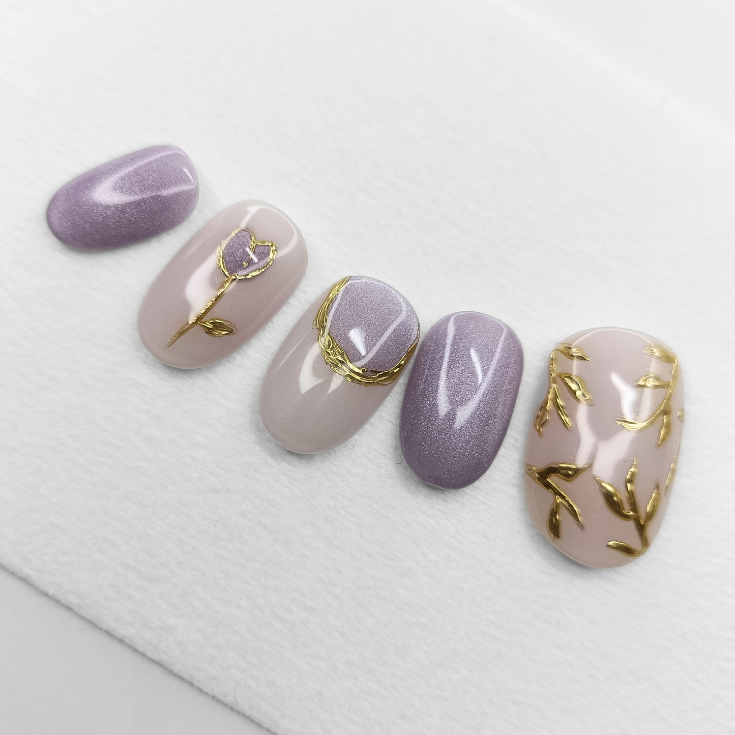 GOLDEN LAVENDER Unghie finte press on viola e oro effetto velvet cat eye