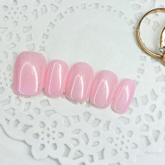 GOLDEN BLUSH – Unghie finte press on rosa nude con microglitter oro