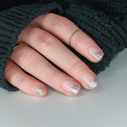Set unghie finte press on rosa nude con sfumatura glitter argento