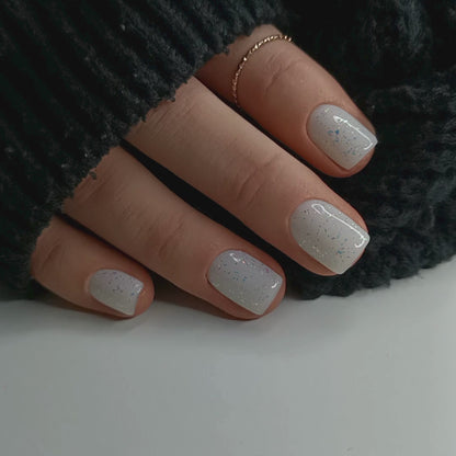 Set unghie finte press on bianco con scaglie glitter